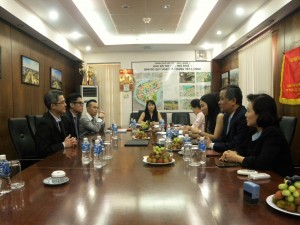 Hong Kong Land và Công ty CII thảo luận tại buổi ký kết hợp tác